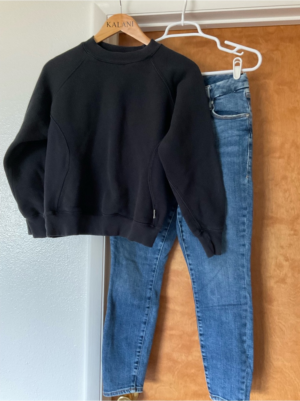 Lot of two Women’s Good American Black Ribbed Crewneck Sweatshirt & ankle jeans